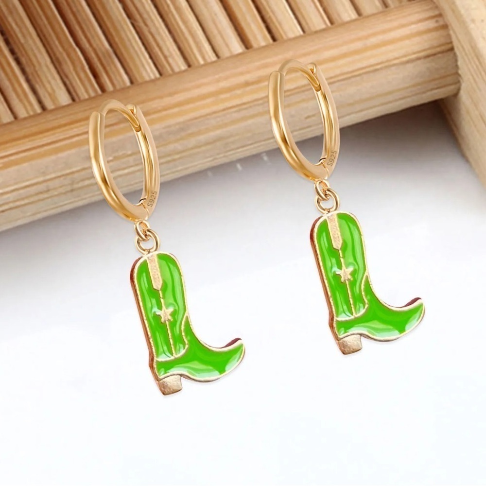 Cute Boot Shaped Earrings - Picture 2 of 2